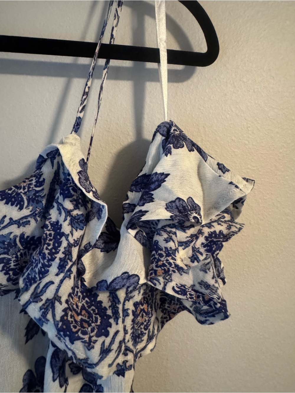 Women’s White & Blue Floral Cold-Shoulder Top - Picture 3 of 6